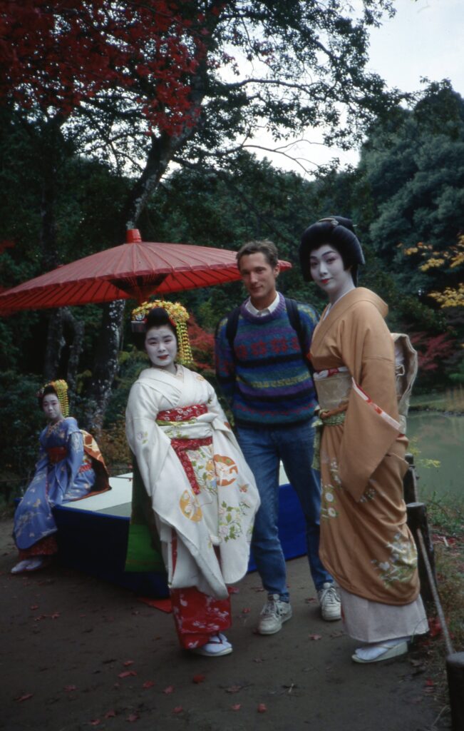 Met Geisha's in opleiding, Maiko's geheten