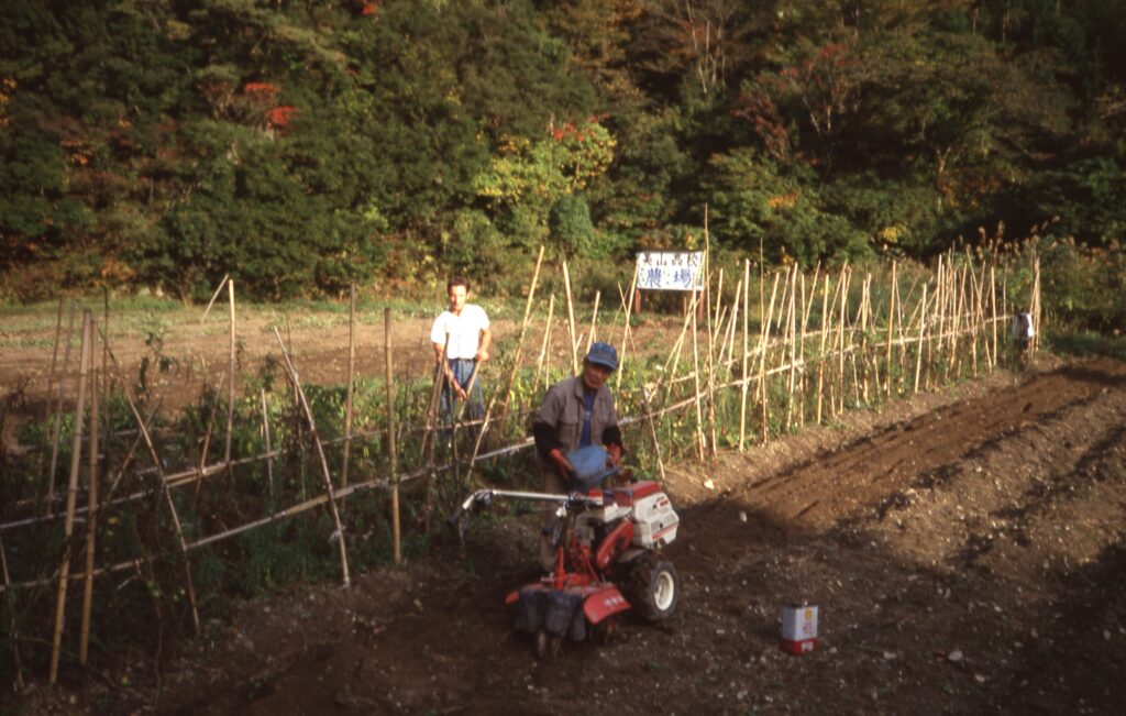 Met Kondo-san aan het werk in de moestuin